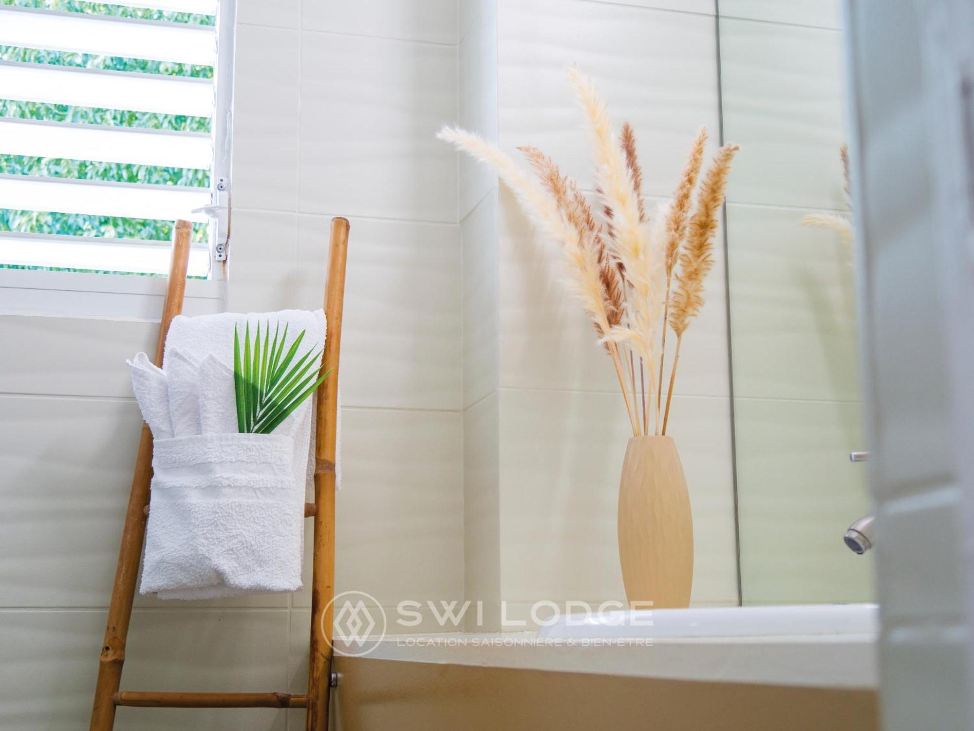 Swilodge Vue Sur Mer ! Petit Dejeuner Et Location De Voiture Possible Le Moule Luaran gambar