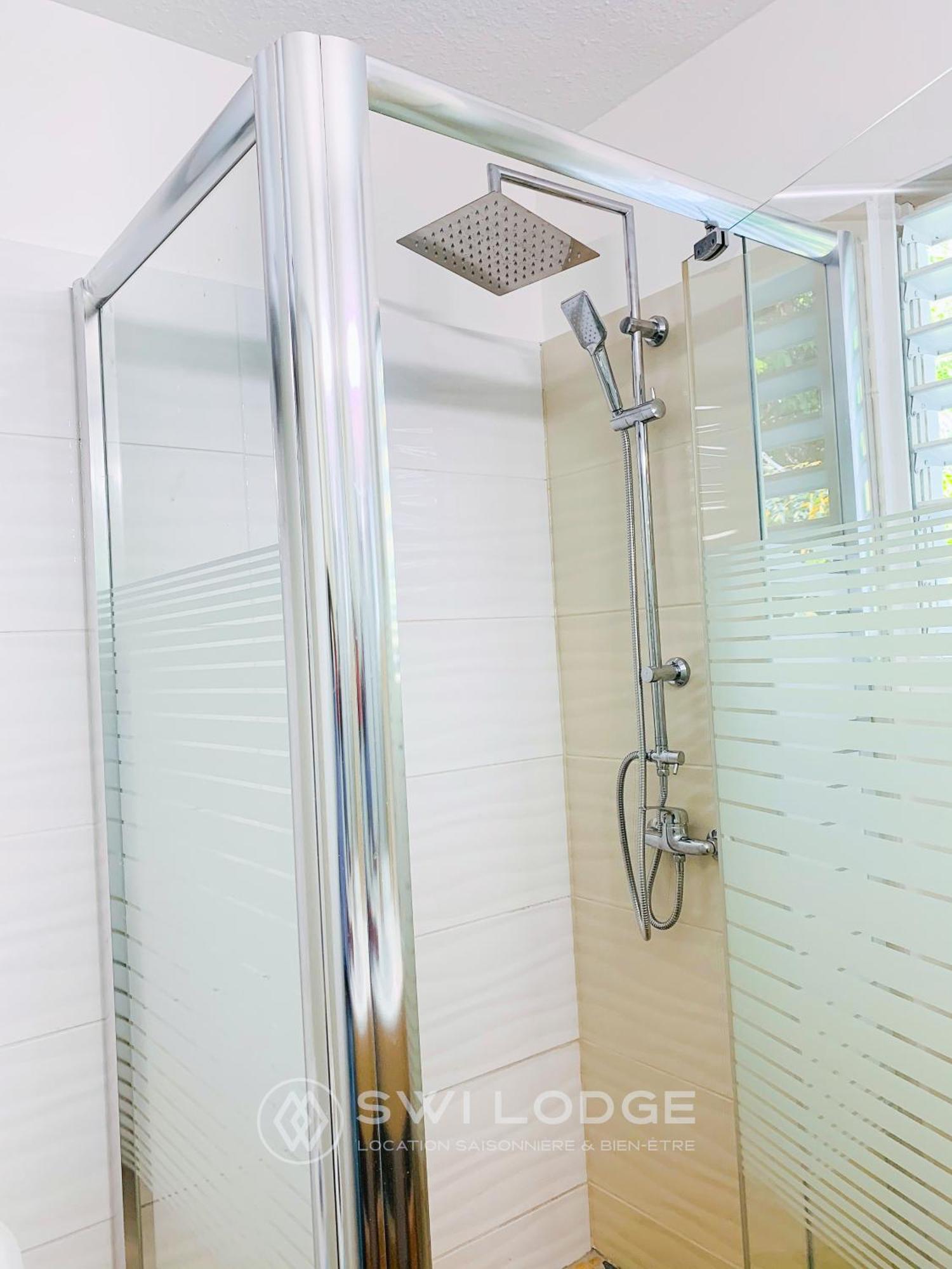 Swilodge Vue Sur Mer ! Petit Dejeuner Et Location De Voiture Possible Le Moule Luaran gambar
