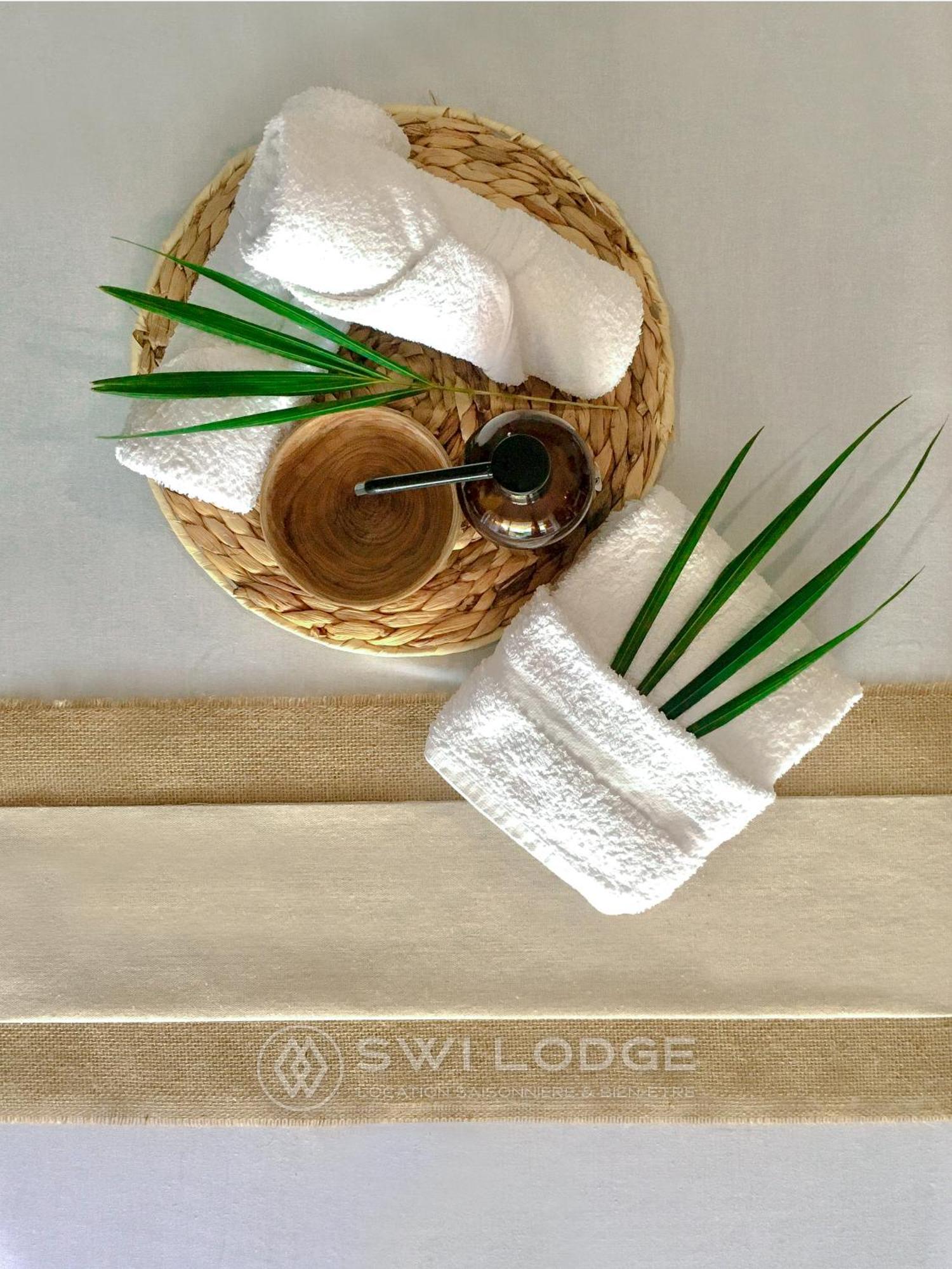 Swilodge Vue Sur Mer ! Petit Dejeuner Et Location De Voiture Possible Le Moule Luaran gambar